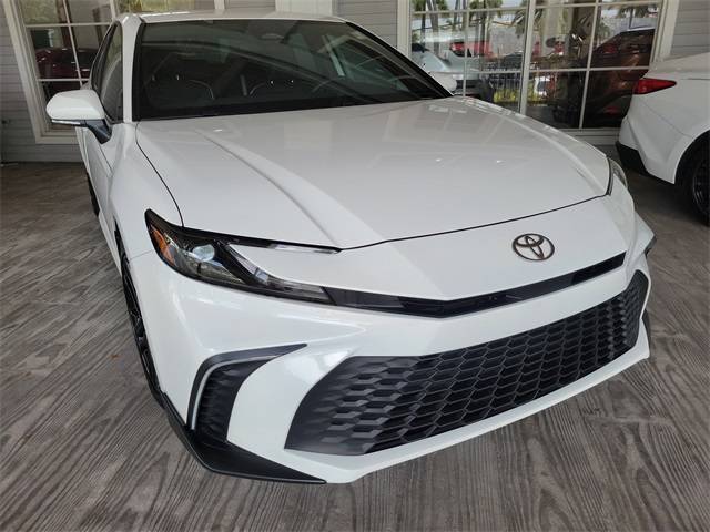 2025 Toyota Camry SE — Sedan — 7,137 mi — Miami, FL