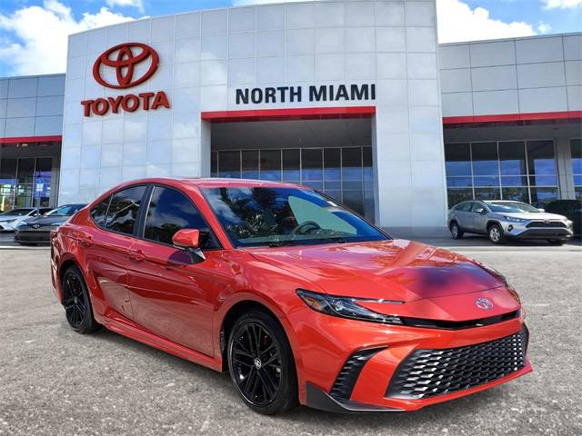 2025 Toyota Camry Hybrid SE — Sedan — 1,754 mi — Miami, FL