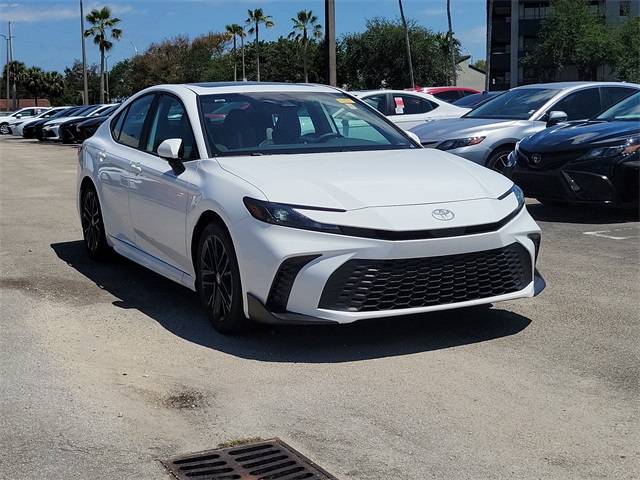 2025 Toyota Camry SE — Sedan — 6 mi — Miami, FL