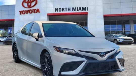 2024 Toyota Camry SE — Sedan — 14,888 mi — Miami, FL
