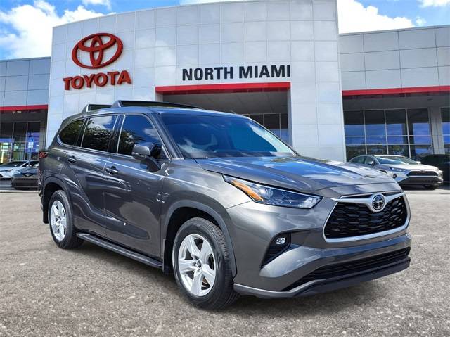 2022 Toyota Highlander LE — SUV — 26,871 mi — Miami, FL