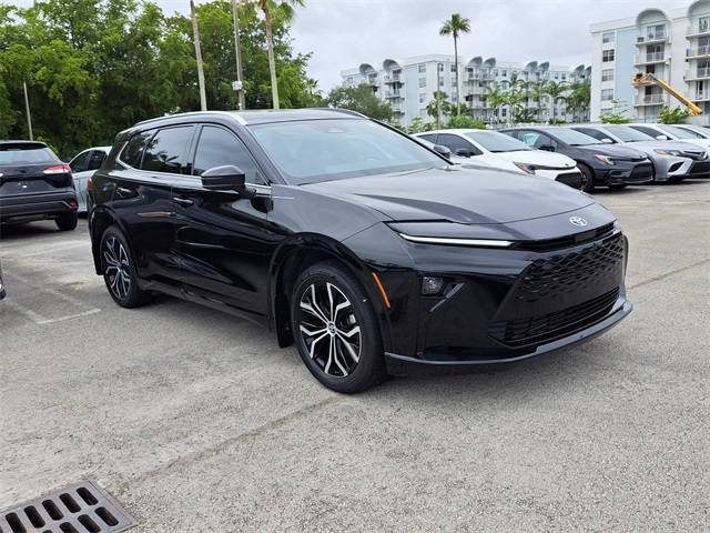 2025 Toyota Crown Signia XLE — SUV — 3,750 mi — Miami, FL