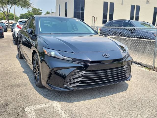 2025 Toyota Camry Hybrid LE — Sedan — 9,095 mi — Miami, FL