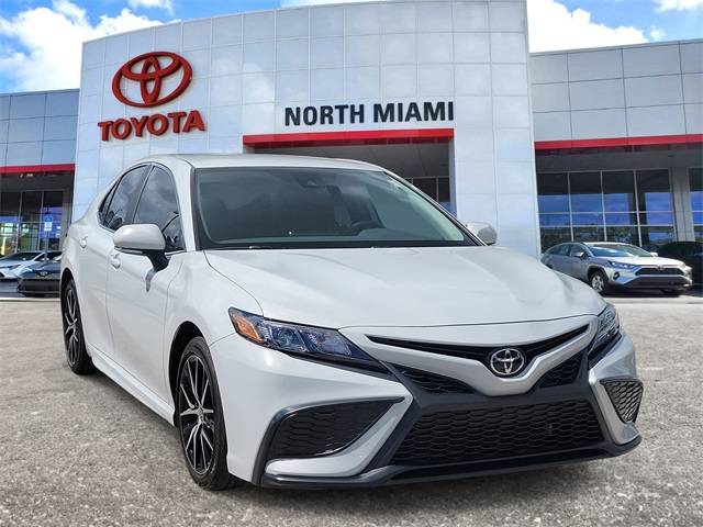 2024 Toyota Camry SE — Sedan — 17,500 mi — Miami, FL