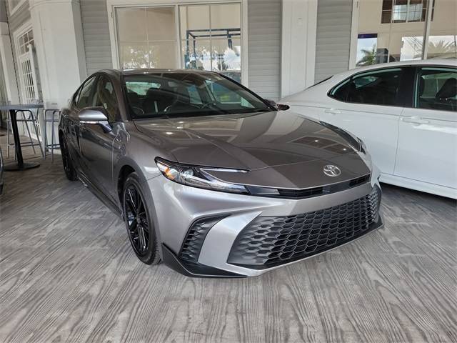 2025 Toyota Camry SE — Sedan — 9 mi — Miami, FL