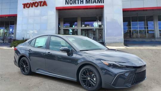 2025 Toyota Camry Hybrid SE — Sedan — 40,743 mi — Miami, FL