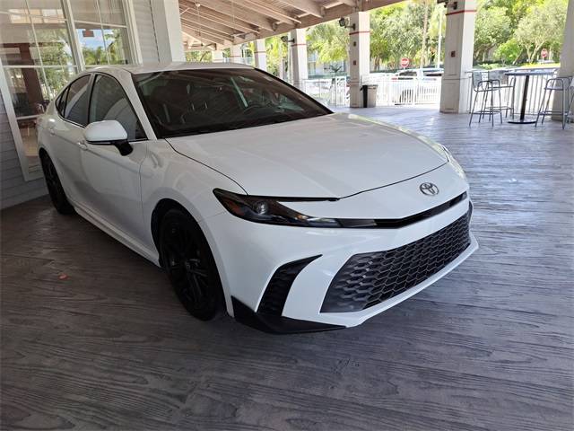 2025 Toyota Camry Hybrid SE — Sedan — 10,855 mi — Miami, FL