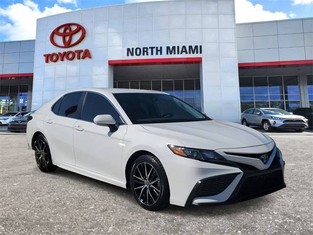 2022 Toyota Camry SE — Sedan — 34,310 mi — Miami, FL