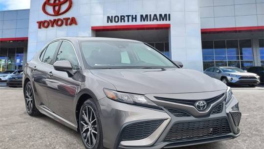 2022 Toyota Camry SE — Sedan — 20,169 mi — Miami, FL