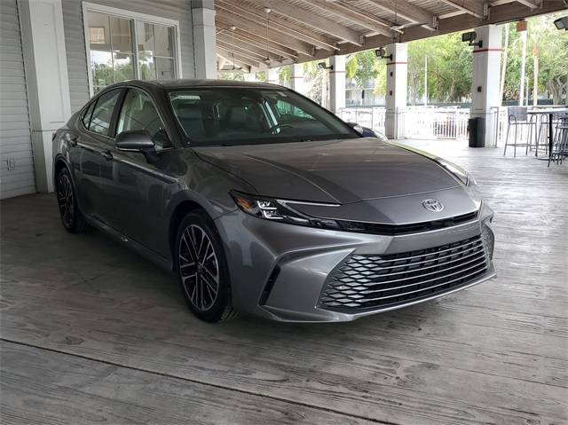 2025 Toyota Camry XLE — Sedan — 9 mi — Miami, FL