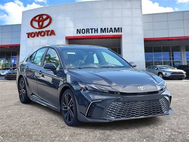 2025 Toyota Camry LE — Sedan — 15 mi — Miami, FL