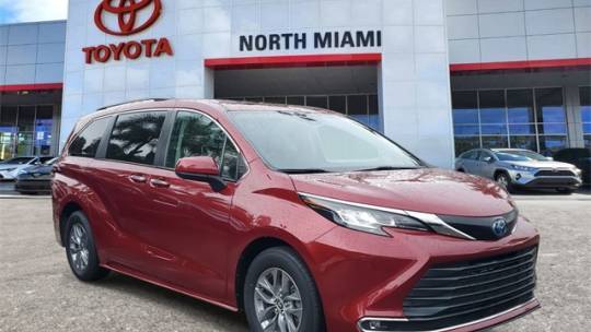 2022 Toyota Sienna XLE — Minivan — 50,544 mi — Miami, FL