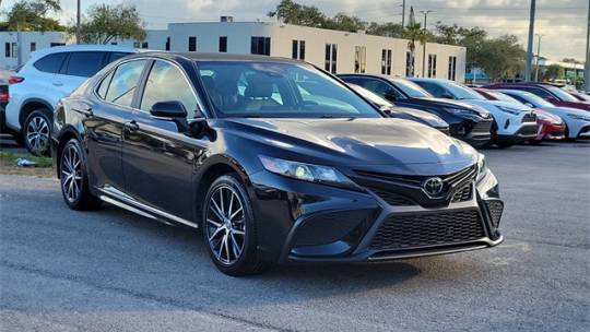 2024 Toyota Camry SE — Sedan — 31,503 mi — Miami, FL