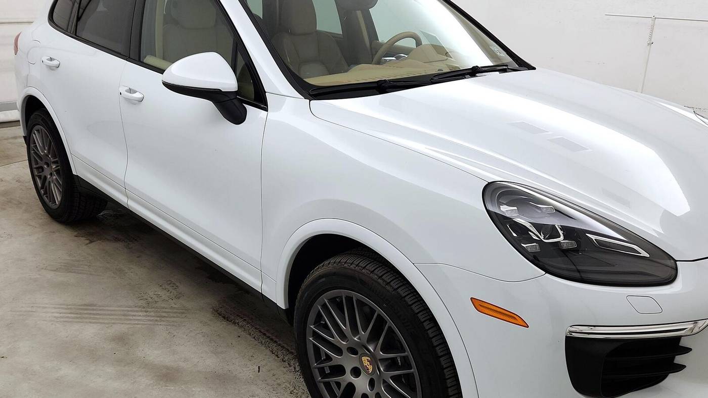 2017 Porsche Cayenne Platinum Edition