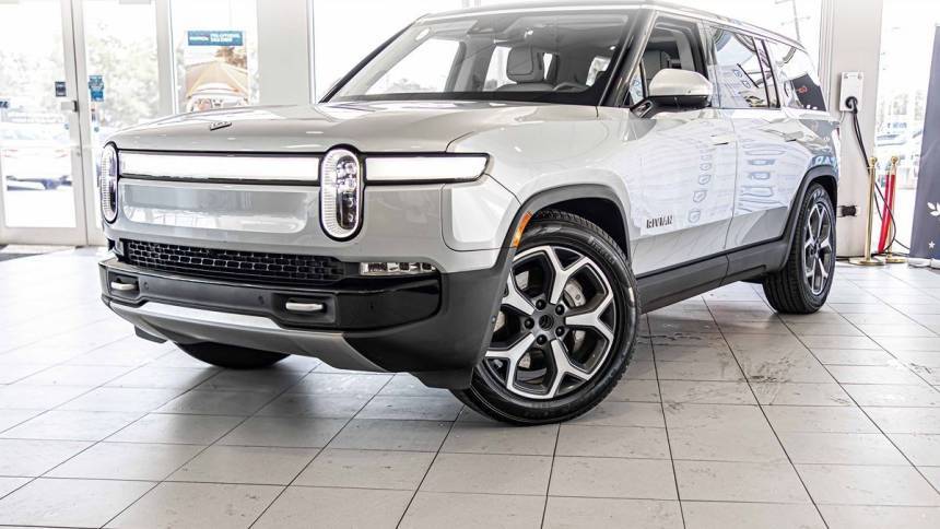 2024 Rivian R1S Adventure