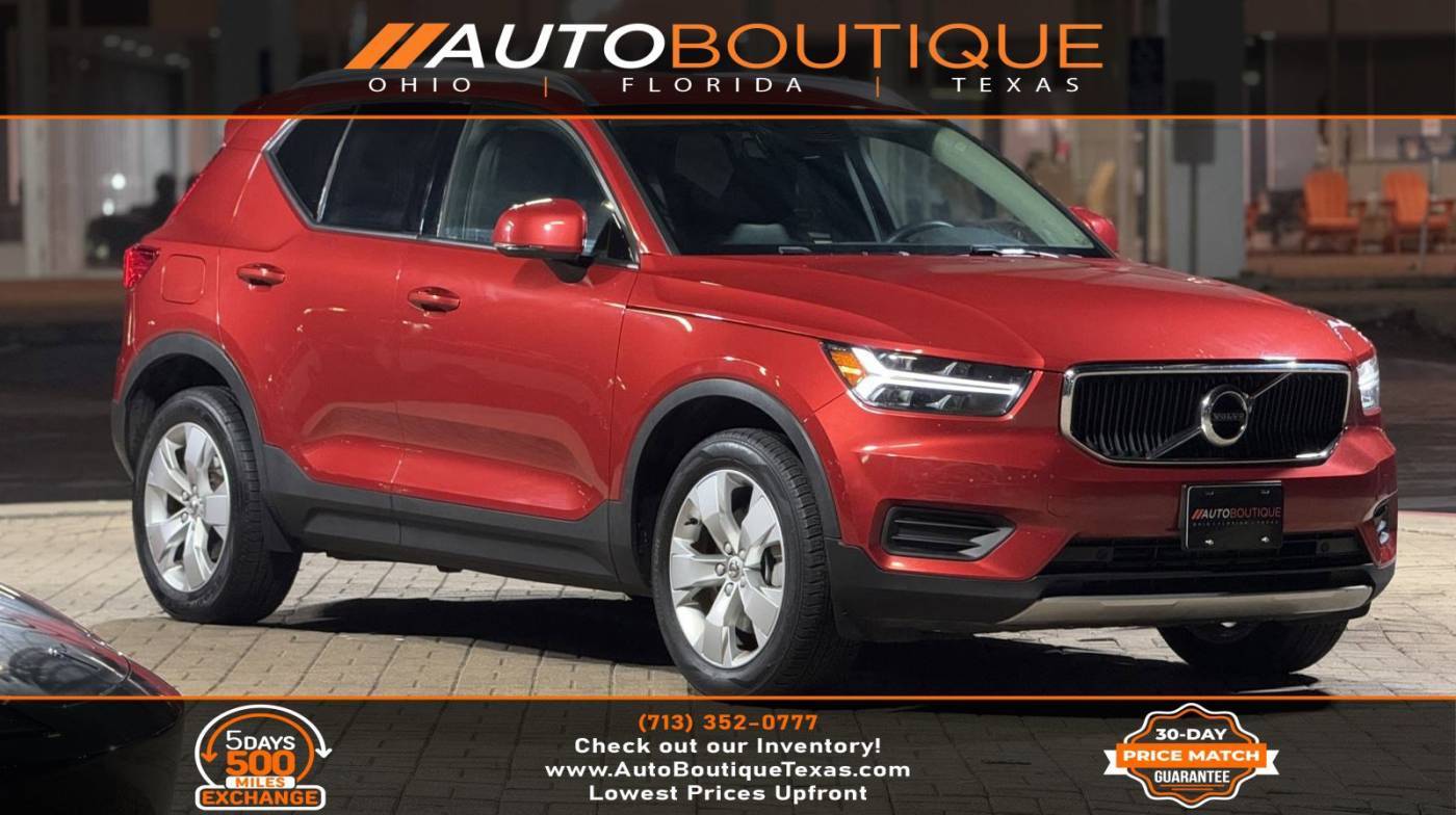 2022 Volvo XC40 T4 Momentum