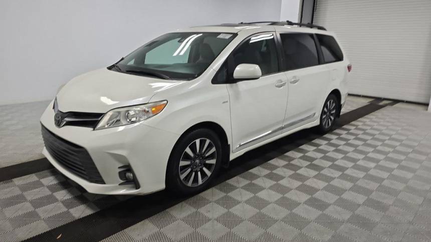 2018 Toyota Sienna XLE — Minivan — 97,012 mi — Oak Forest, IL