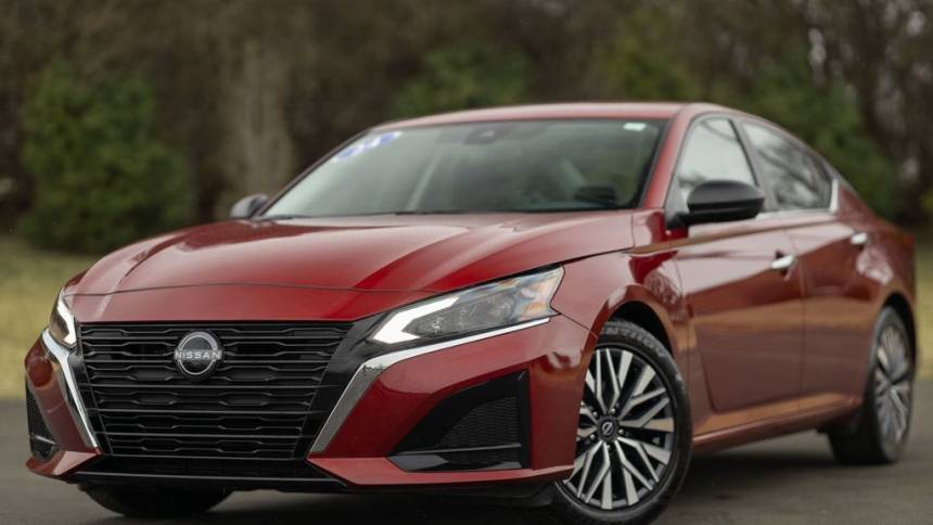 2024 Nissan Altima SV — Sedan — 23,830 mi — Oak Forest, IL
