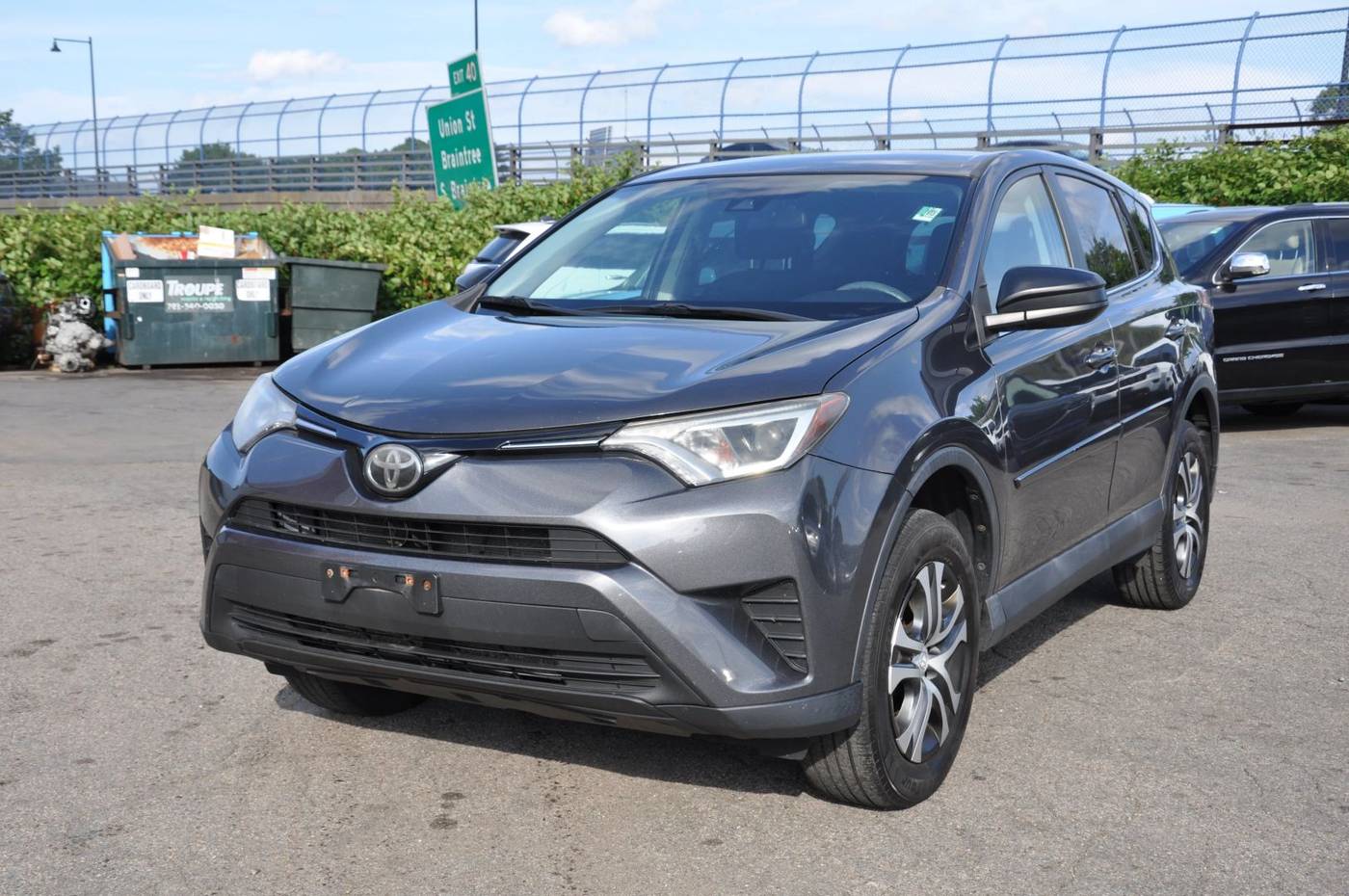 2017 Toyota RAV4 LE — SUV — 97,488 mi — Braintree, MA