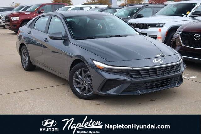 2024 Hyundai Elantra SEL — Sedan — 28,209 mi — Hazelwood, MO