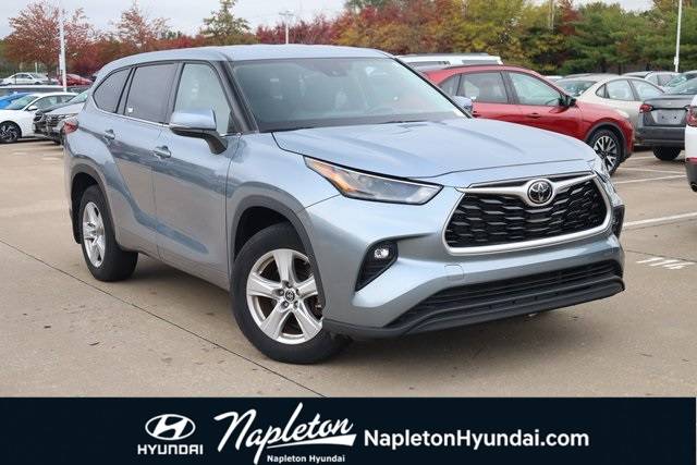2022 Toyota Highlander LE — SUV — 26,772 mi — Hazelwood, MO
