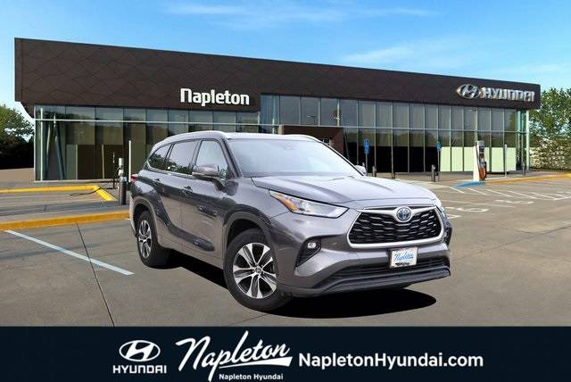 2022 Toyota Highlander Hybrid XLE — SUV — 70,104 mi — Hazelwood, MO