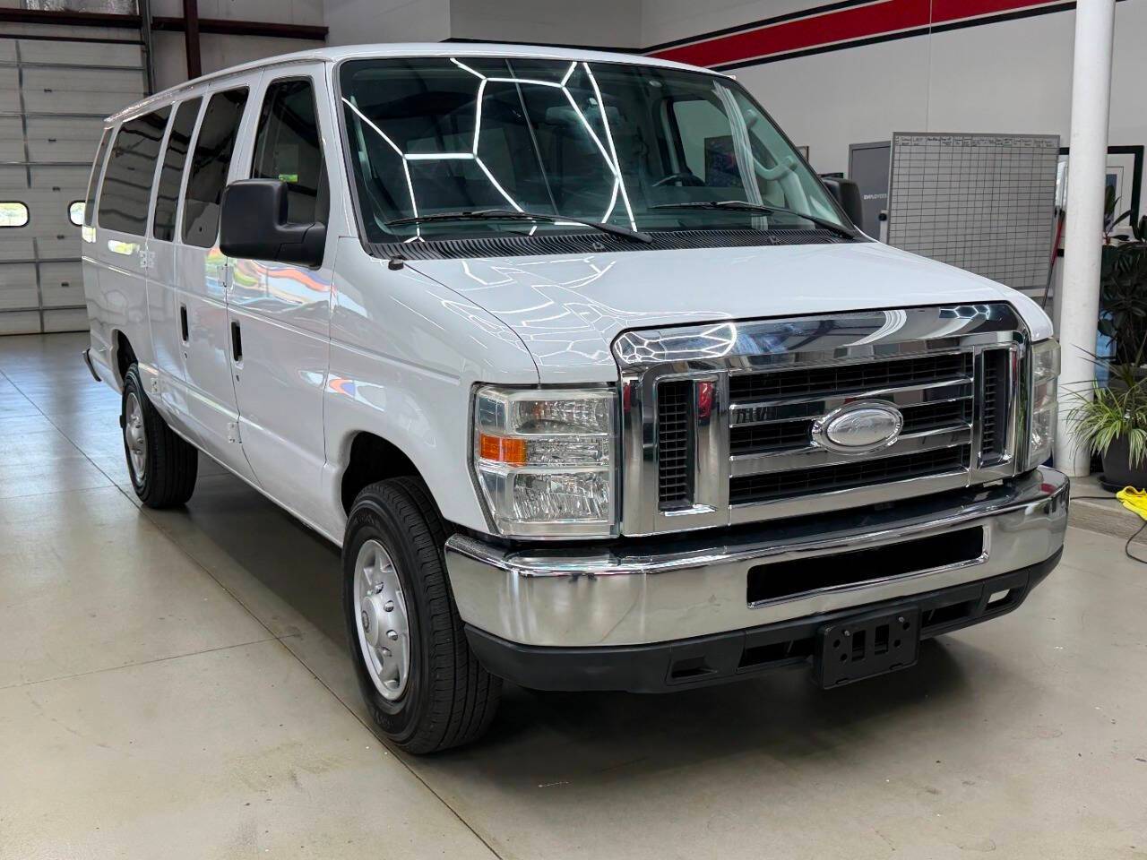 2014 Ford Econoline Wagon E-350 Super Duty XL