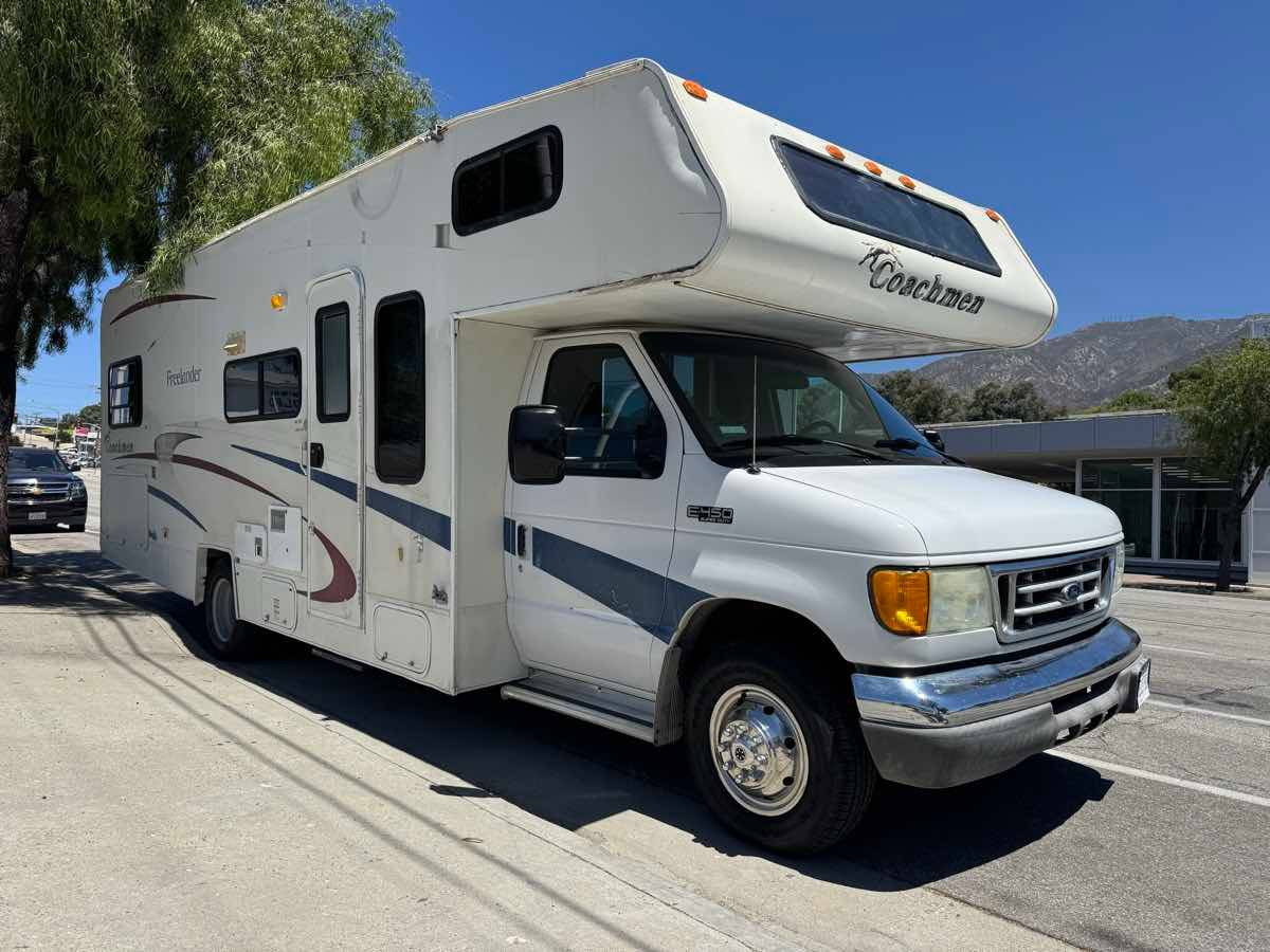 2004 Ford Econoline Commercial Cutaway E-450 — Chassis Cab Truck — 11,535 mi — La Crescenta, CA