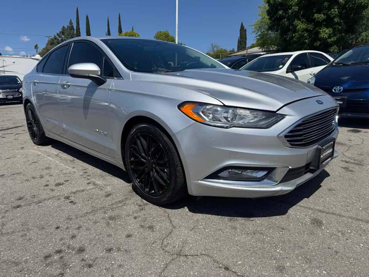 2018 Ford Fusion Hybrid SE — Sedan — 117,267 mi — La Crescenta, CA