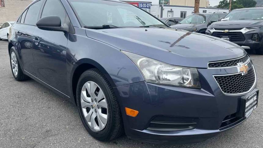 2014 Chevrolet Cruze LS — Sedan — 70,725 mi — La Crescenta, CA