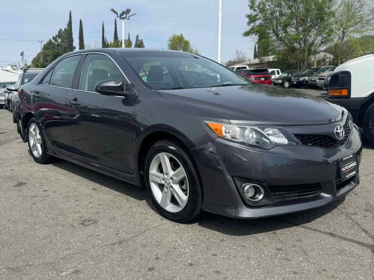 2014 Toyota Camry SE — Sedan — 54,059 mi — La Crescenta, CA