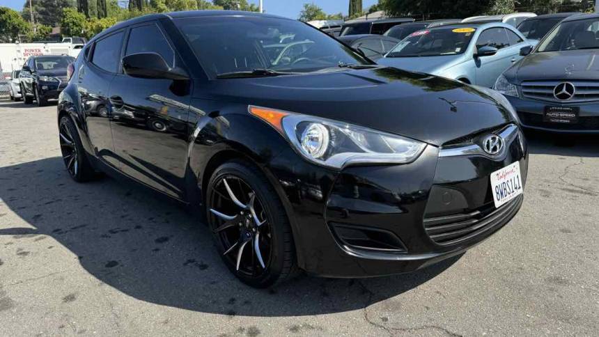 2014 Hyundai Veloster Base — Hatchback — 95,471 mi — La Crescenta, CA