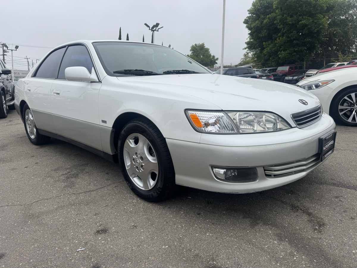 2000 Lexus ES ES 300 — Sedan — 129,021 mi — La Crescenta, CA