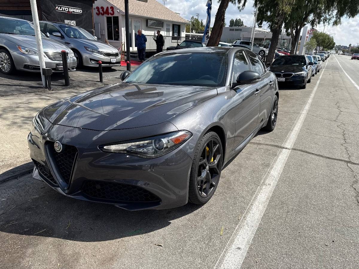 2019 Alfa Romeo Giulia Standard — Sedan — 27,422 mi — La Crescenta, CA