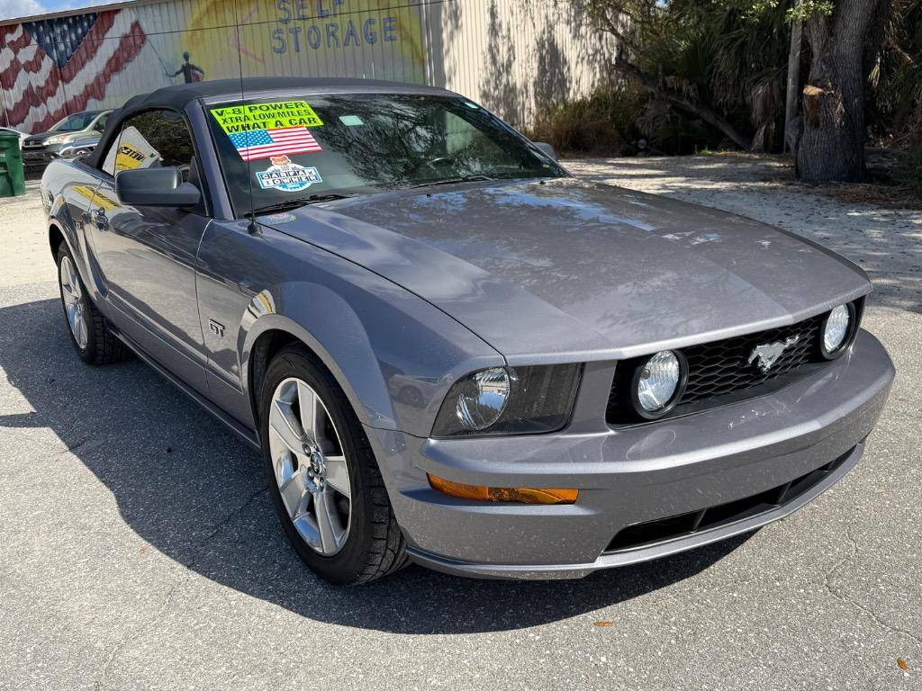 2006 Ford Mustang GT Deluxe