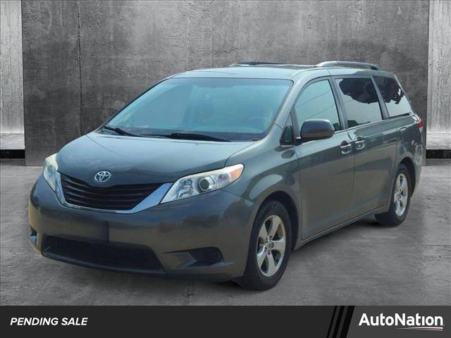 2013 Toyota Sienna LE — Minivan — 93,796 mi — Houston, TX