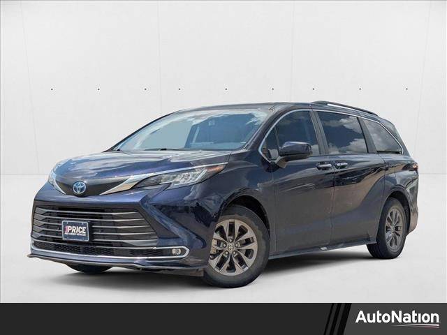 2023 Toyota Sienna XLE — Minivan — 24,784 mi — Houston, TX