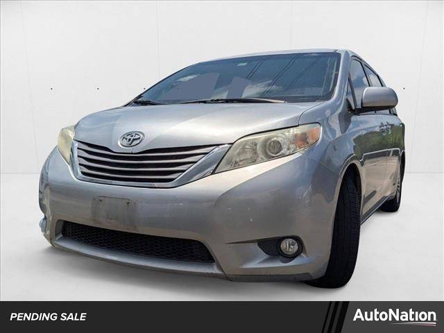 2015 Toyota Sienna XLE — Minivan — 128,995 mi — Houston, TX