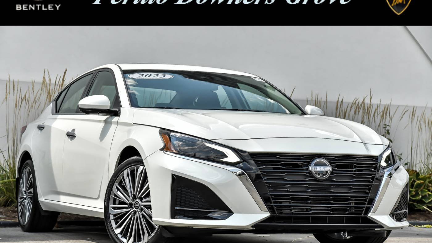 2023 Nissan Altima SL — Sedan — 4,576 mi — Downers Grove, IL