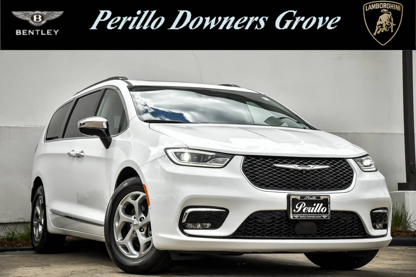 2023 Chrysler Pacifica Limited — Minivan — 12,476 mi — Downers Grove, IL