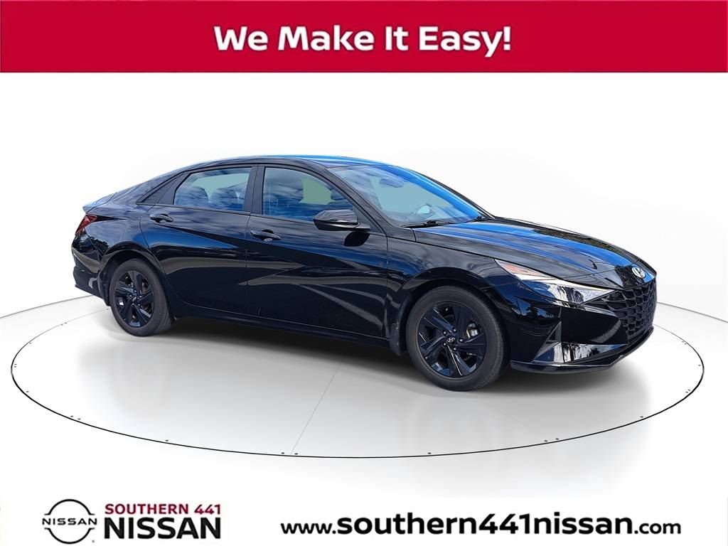 2023 Hyundai Elantra SEL — Sedan — 70,102 mi — Royal Palm Beach, FL