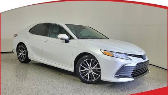 2022 Toyota Camry Hybrid XLE — Sedan — 46,787 mi — Royal Palm Beach, FL