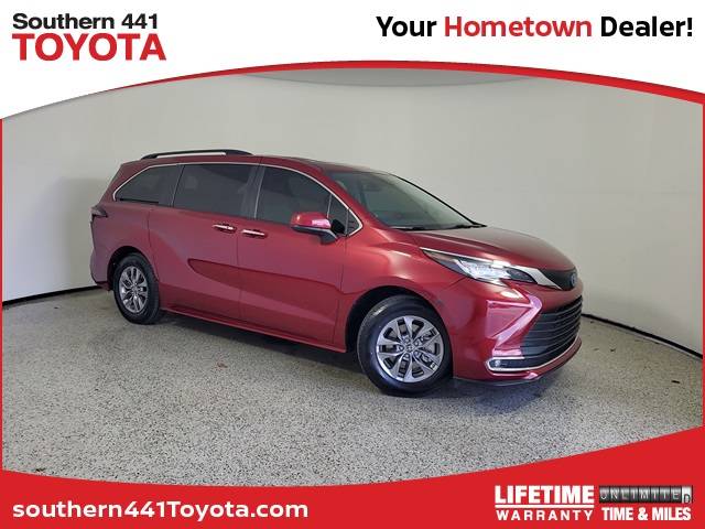 2023 Toyota Sienna XLE — Minivan — 25,395 mi — Royal Palm Beach, FL