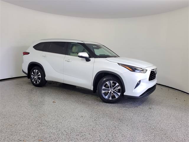 2023 Toyota Highlander XLE — SUV — 59,645 mi — Royal Palm Beach, FL