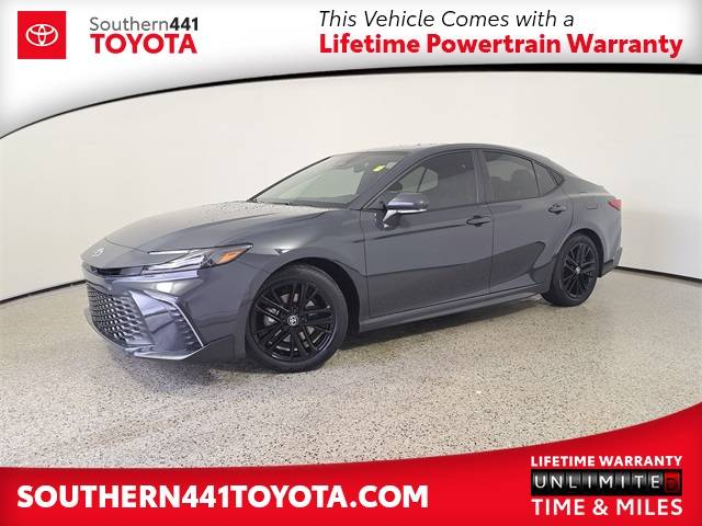 2025 Toyota Camry Hybrid SE — Sedan — 5,605 mi — Royal Palm Beach, FL