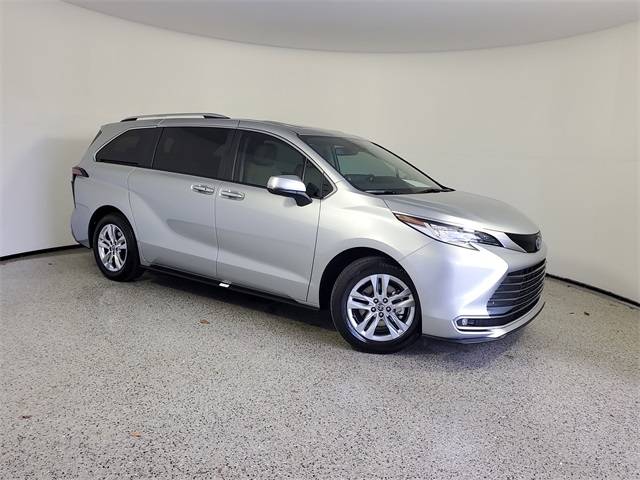 2023 Toyota Sienna Limited — Minivan — 8,322 mi — Royal Palm Beach, FL