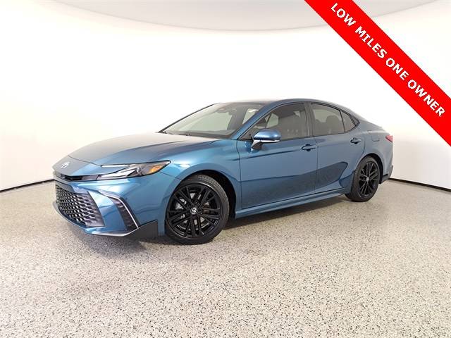 2025 Toyota Camry SE — Sedan — 393 mi — Royal Palm Beach, FL