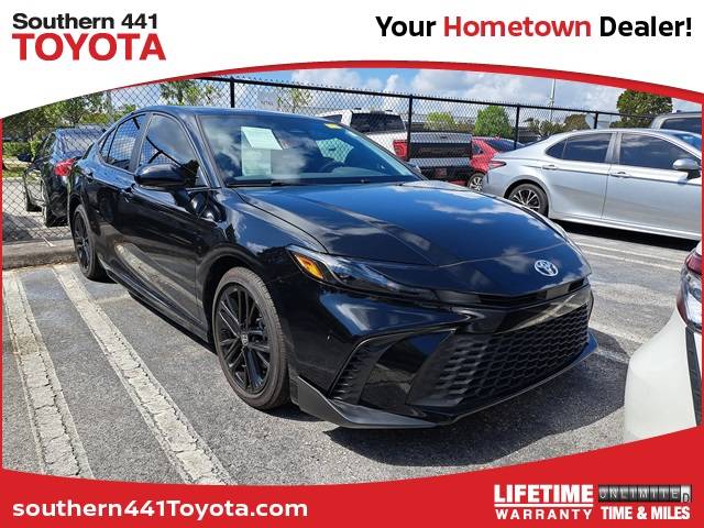 2025 Toyota Camry SE — Sedan — 5,757 mi — Royal Palm Beach, FL