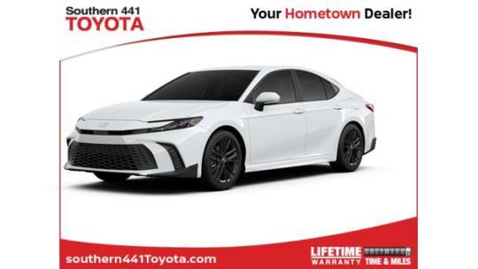 2025 Toyota Camry Hybrid SE — Sedan — 14,882 mi — Royal Palm Beach, FL