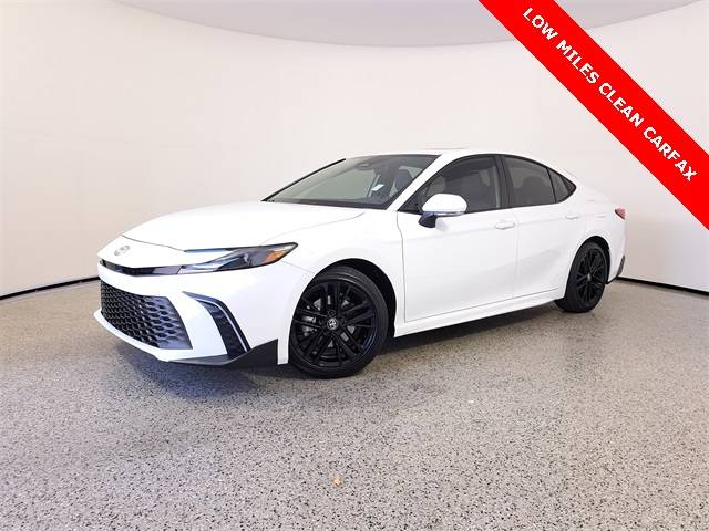 2025 Toyota Camry SE — Sedan — 824 mi — Royal Palm Beach, FL